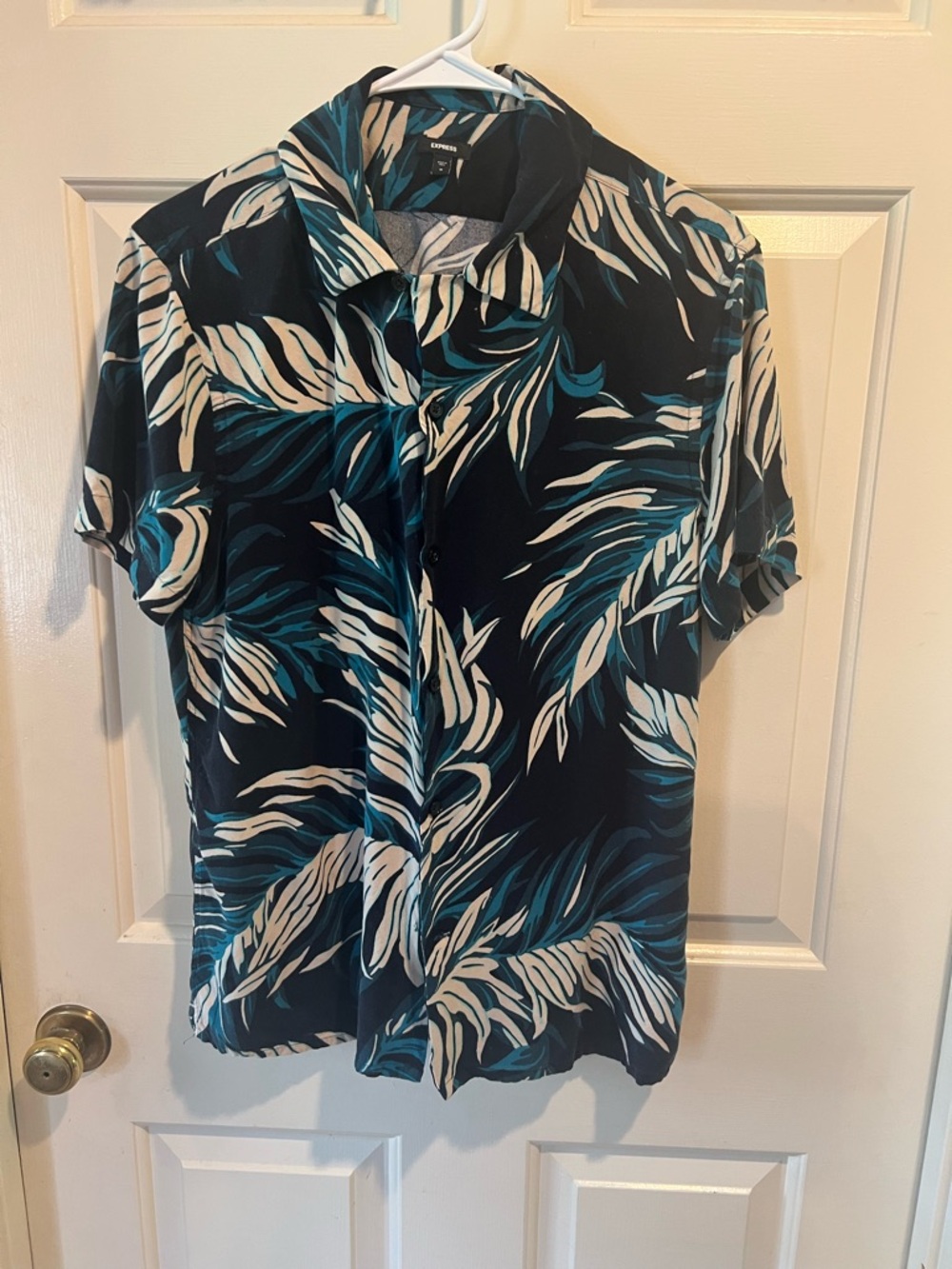 Express Men's Black Short-Sleeve Button-Down Shirt with Teal & White Leaf Print